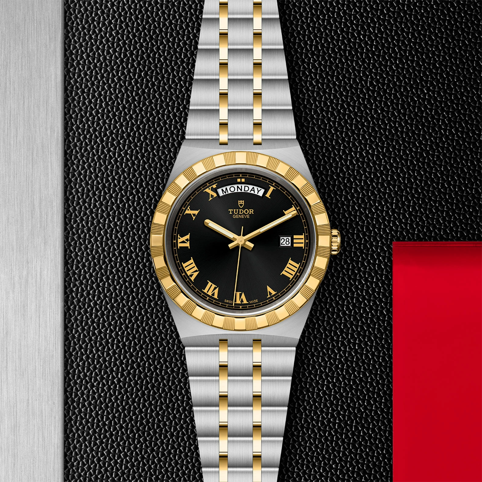 Montre TUDOR Royal boîtier en acier 41 mm, lunette en or jaune