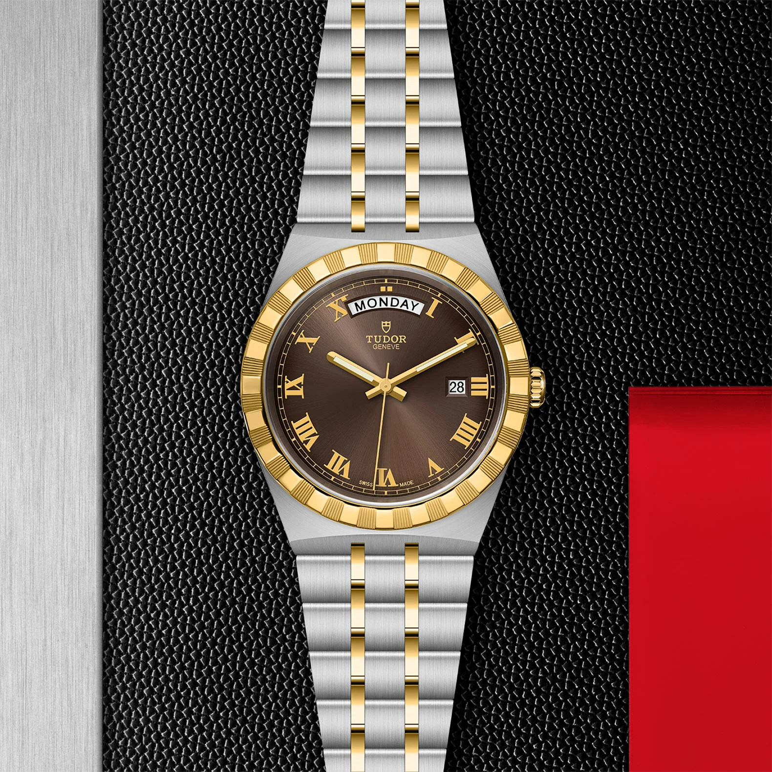 Montre TUDOR Royal boîtier en acier, 41 mm, lunette en or jaune