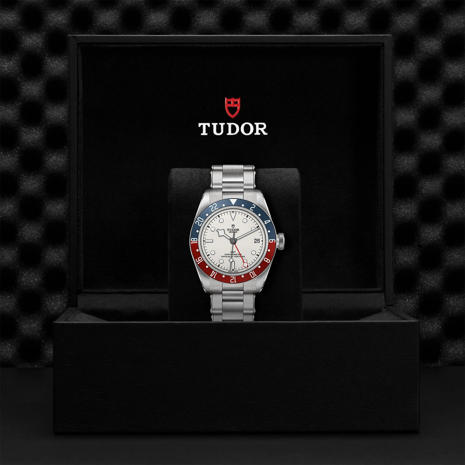 Montre TUDOR Black Bay GMT boîtier en acier, 41 mm, bracelet en acier
