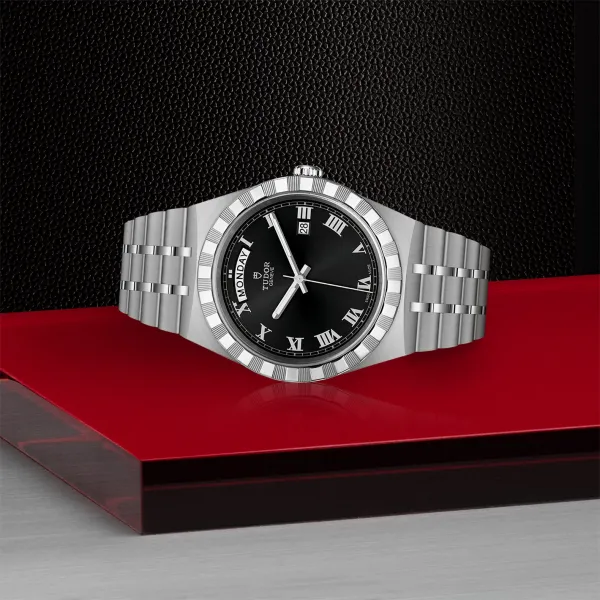 Montre TUDOR Royal boîtier en acier 41 mm, cadran noir