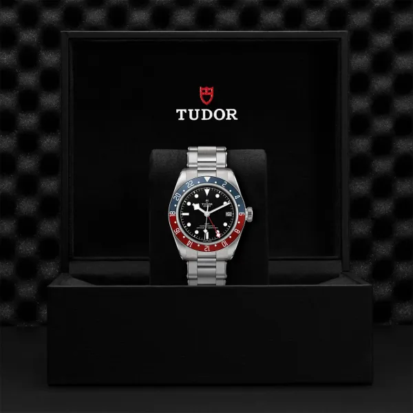 Montre TUDOR Black Bay GMT boîtier en acier 41 mm, bracelet en acier